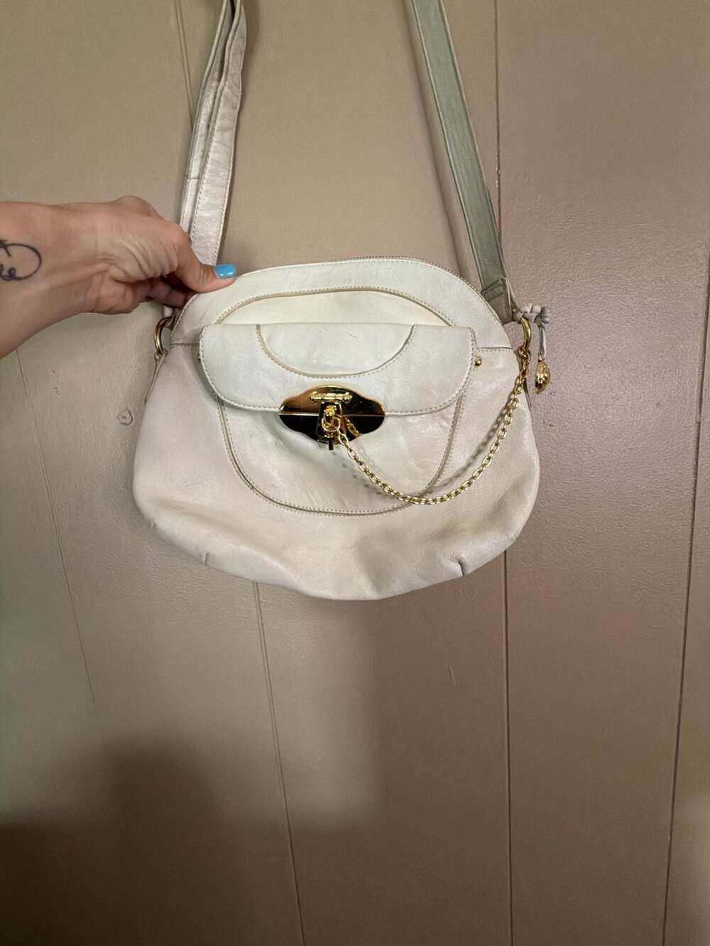 Rough Roses Vintage White Leather Crossbody Bag with Gold Tone Hardware